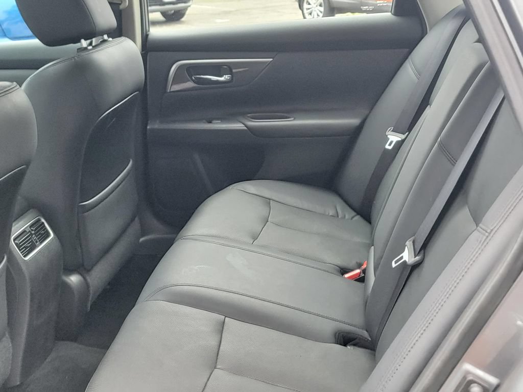Used 2015 Nissan Altima 3.5 SL FWD image 17