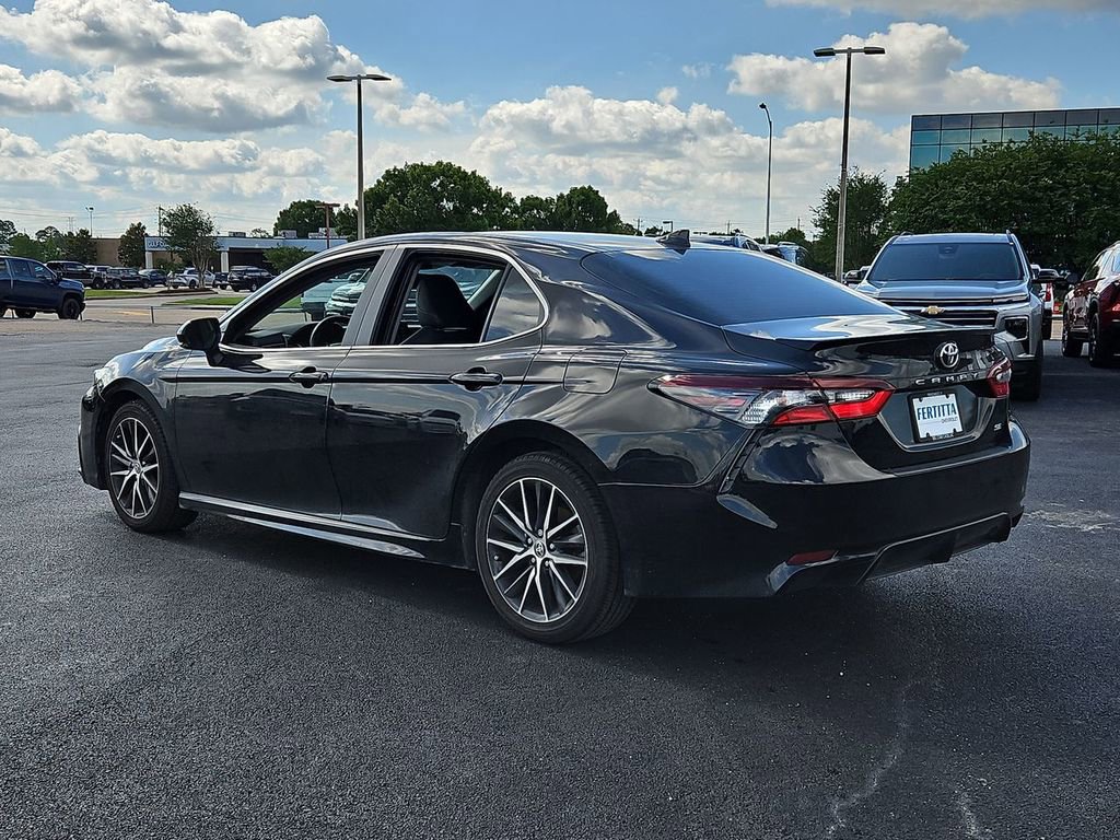 Used 2022 Toyota Camry SE w/ Convenience Package FWD image 15