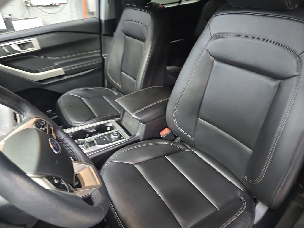 Used 2023 Ford Explorer XLT w/ Equipment Group 202A image 18