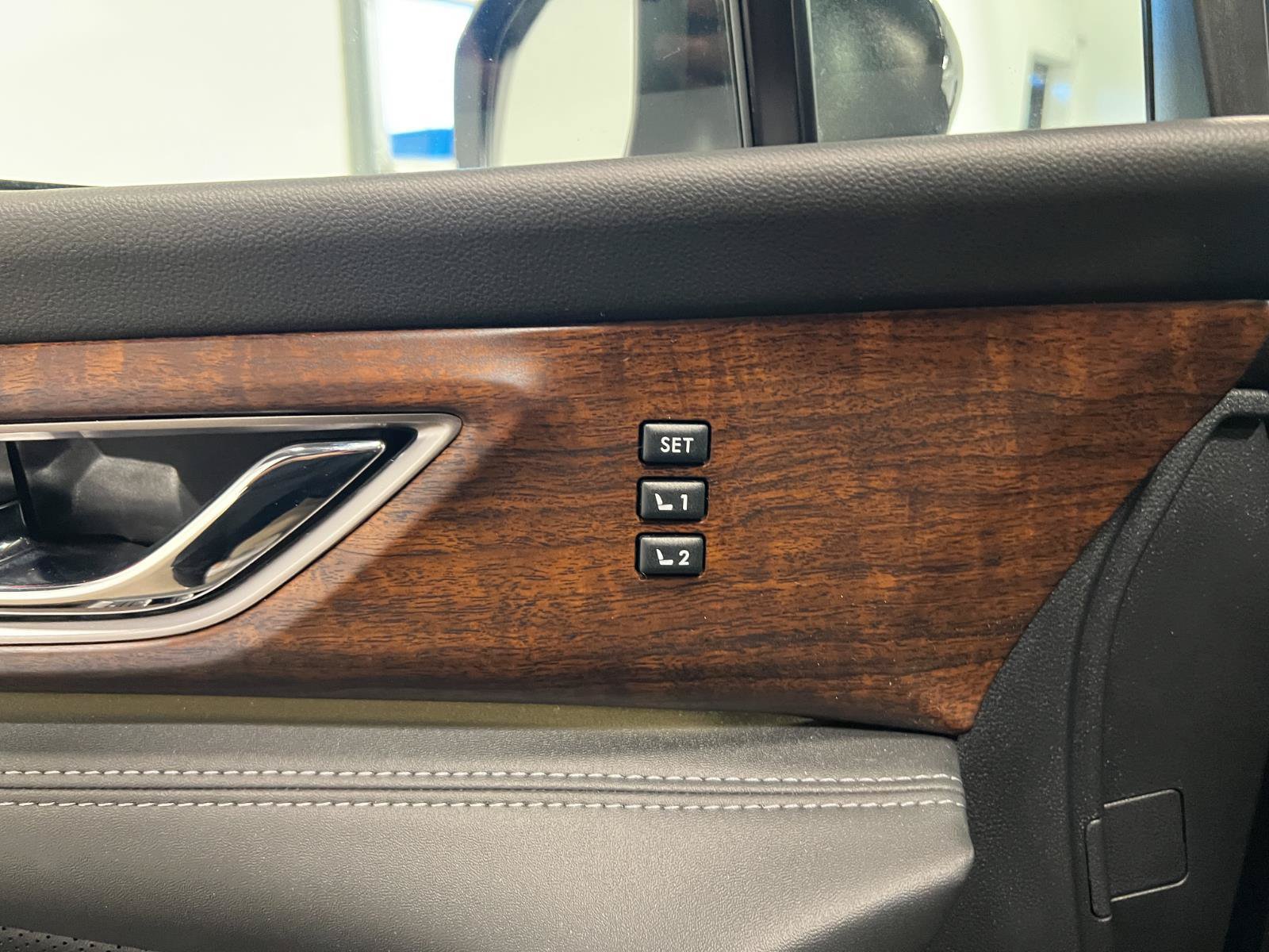 Used 2024 Subaru Ascent Touring AWD/4WD image 26