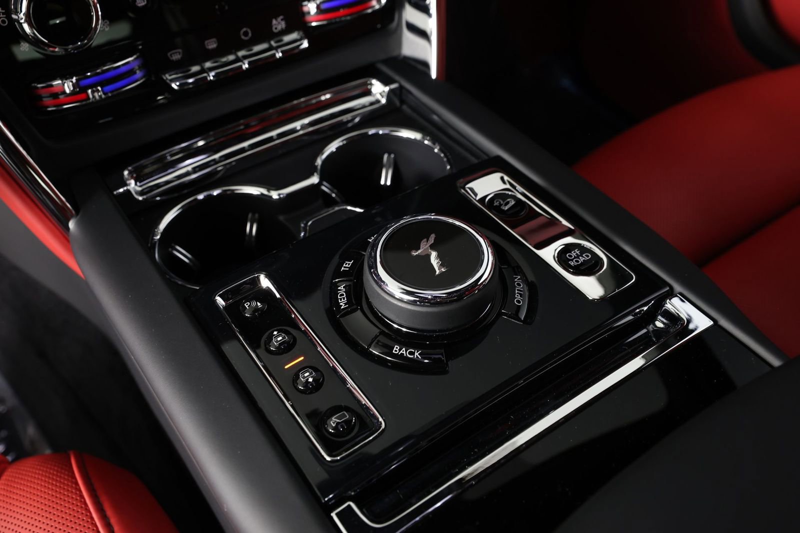New 2026 Rolls-Royce Cullinan AWD/4WD image 18