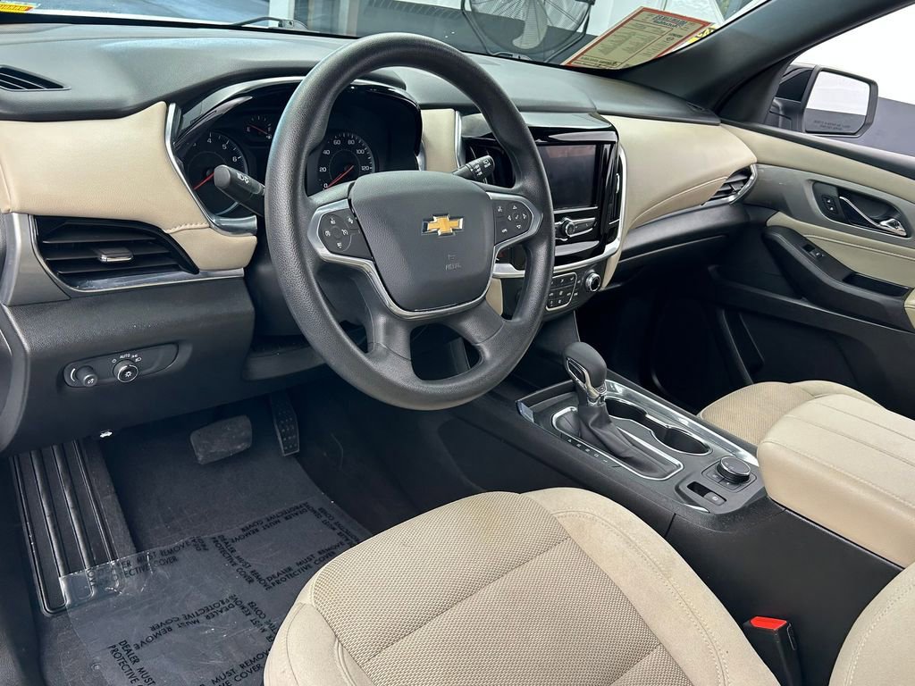 Used 2022 Chevrolet Traverse LS image 15
