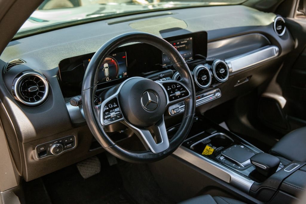 Used 2021 Mercedes-Benz GLB 250 4MATIC image 10
