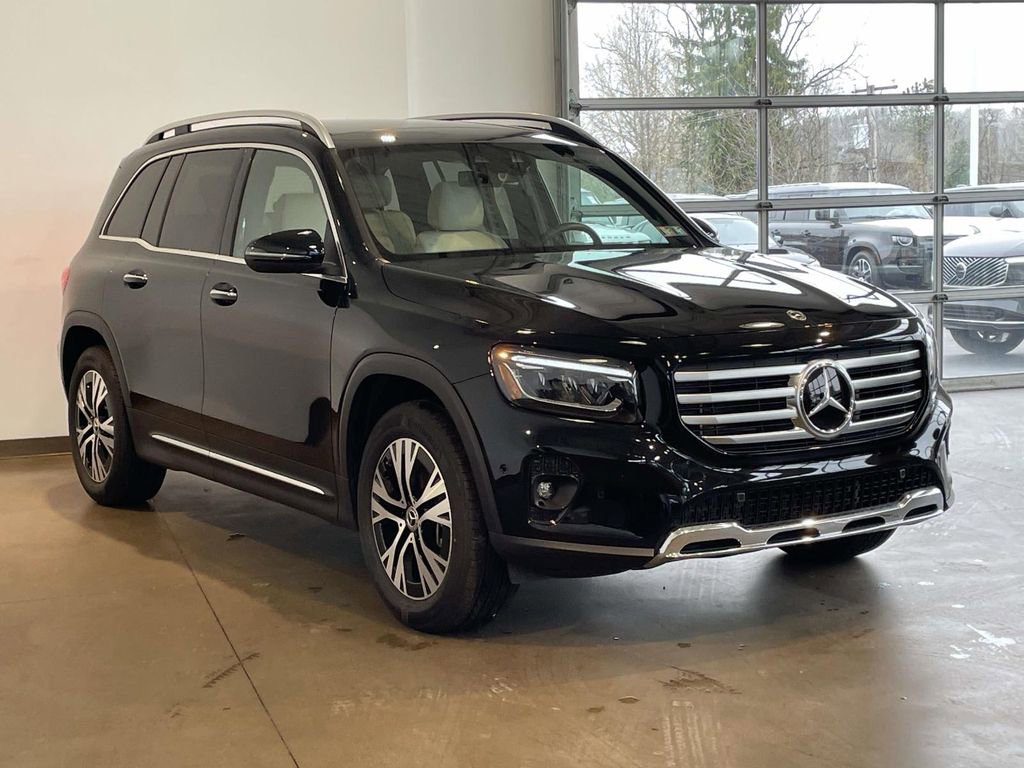 Used 2024 Mercedes-Benz GLB 250 4MATIC image 3