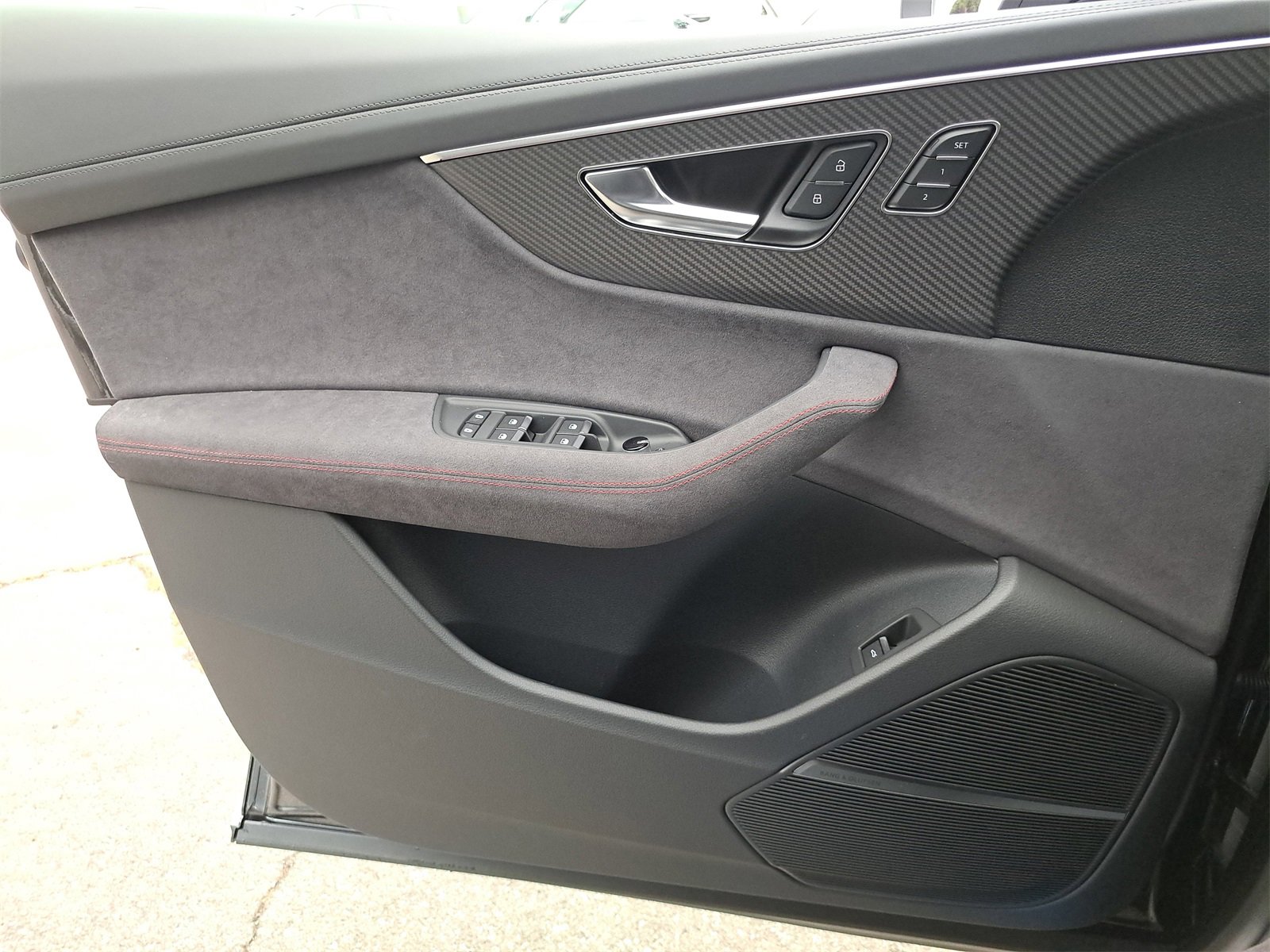 New 2025 Audi RS Q8 performance image 33