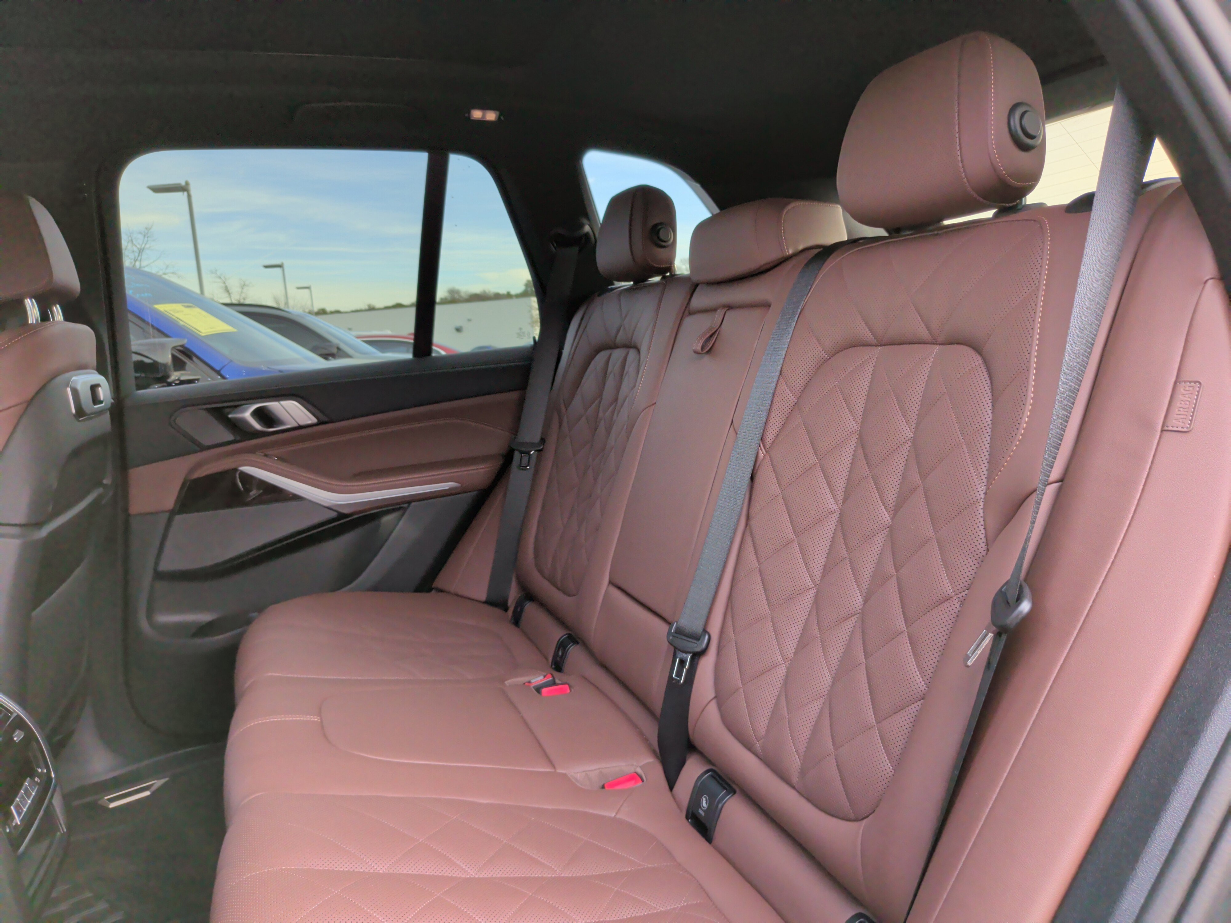 Certified 2025 BMW X5 M60i w/ Climate Comfort Package image 37