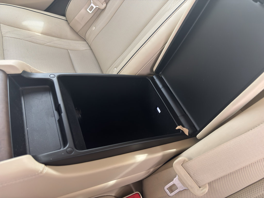 Used 2019 Kia K900 Luxury image 11