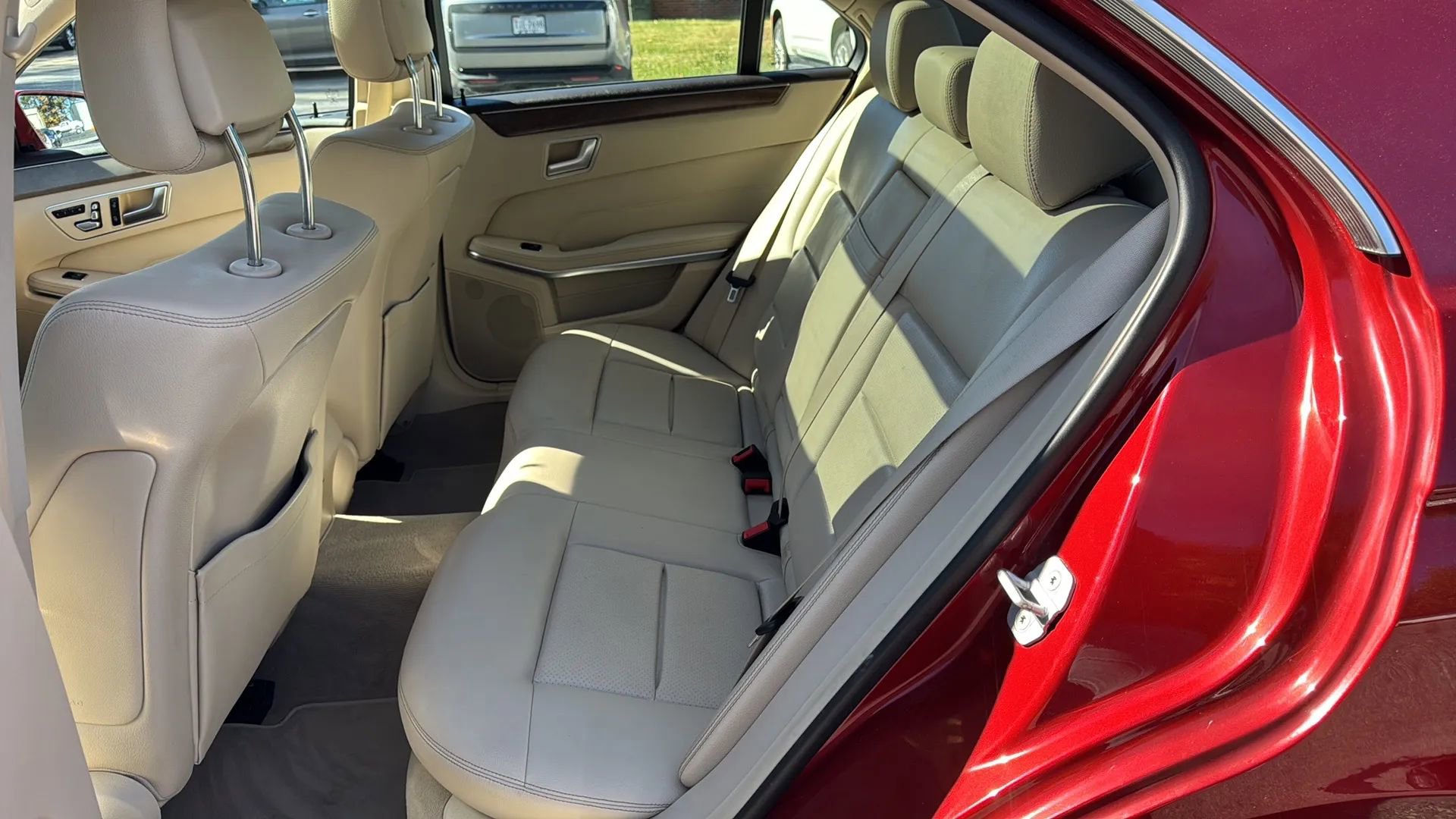 Used 2015 Mercedes-Benz E 350 4MATIC Sedan image 11