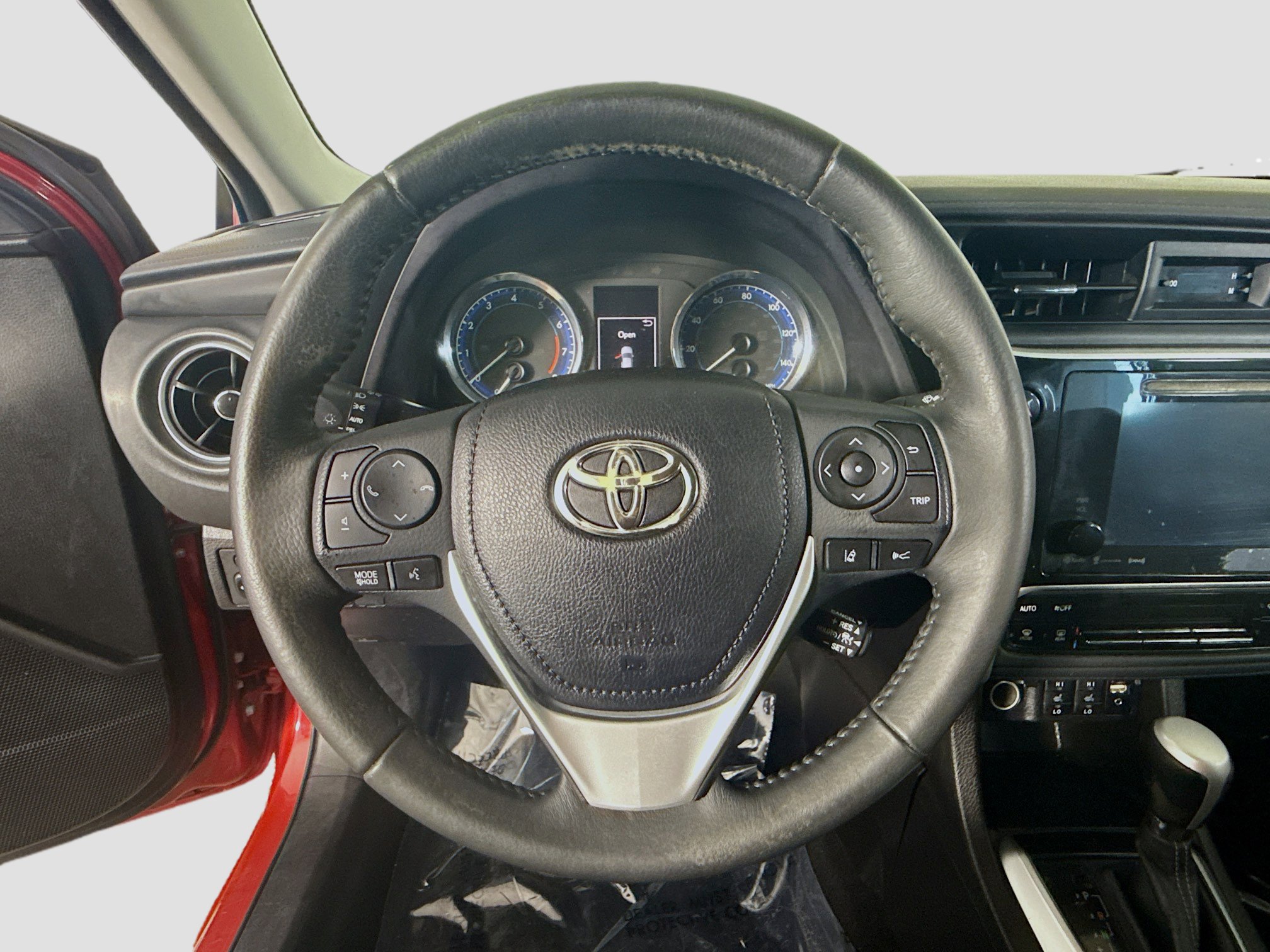 Used 2017 Toyota Corolla XSE image 13
