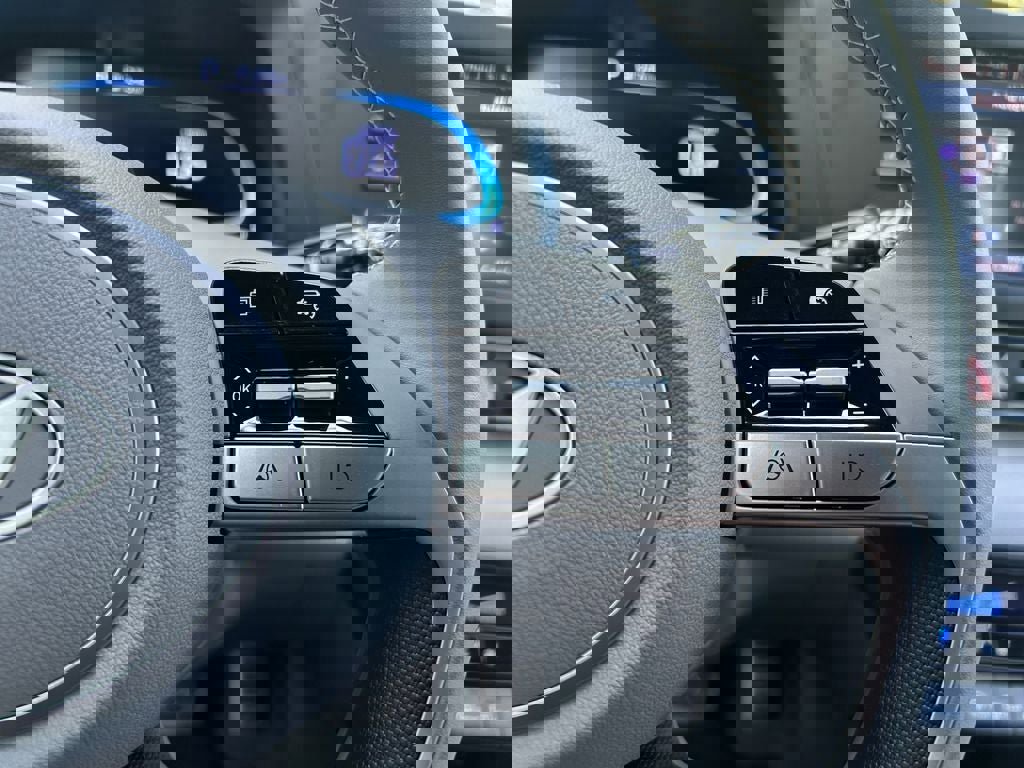 New 2025 Hyundai Elantra Sport image 13