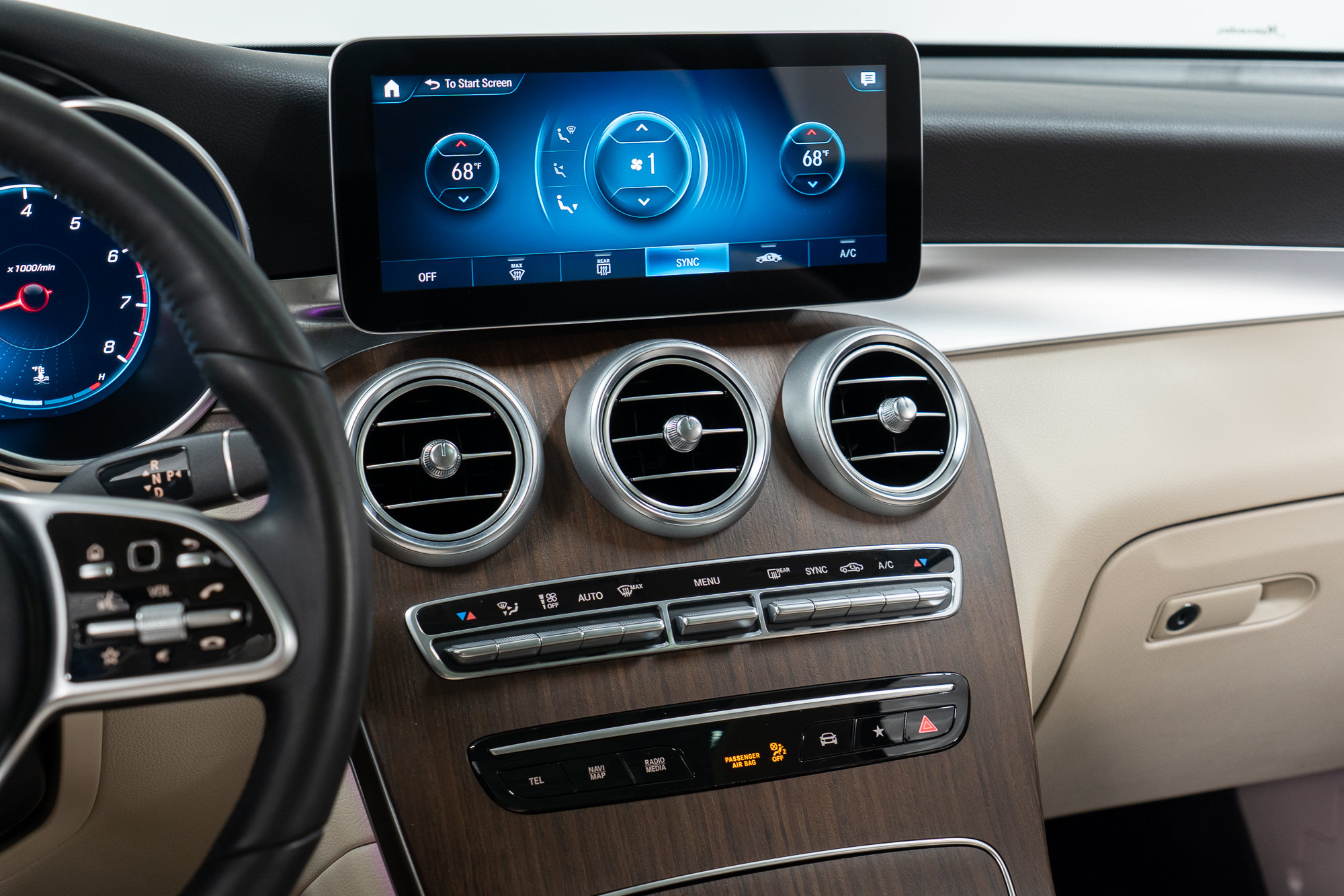 Certified 2022 Mercedes-Benz GLC 300 4MATIC w/ Premium Package Lite image 19