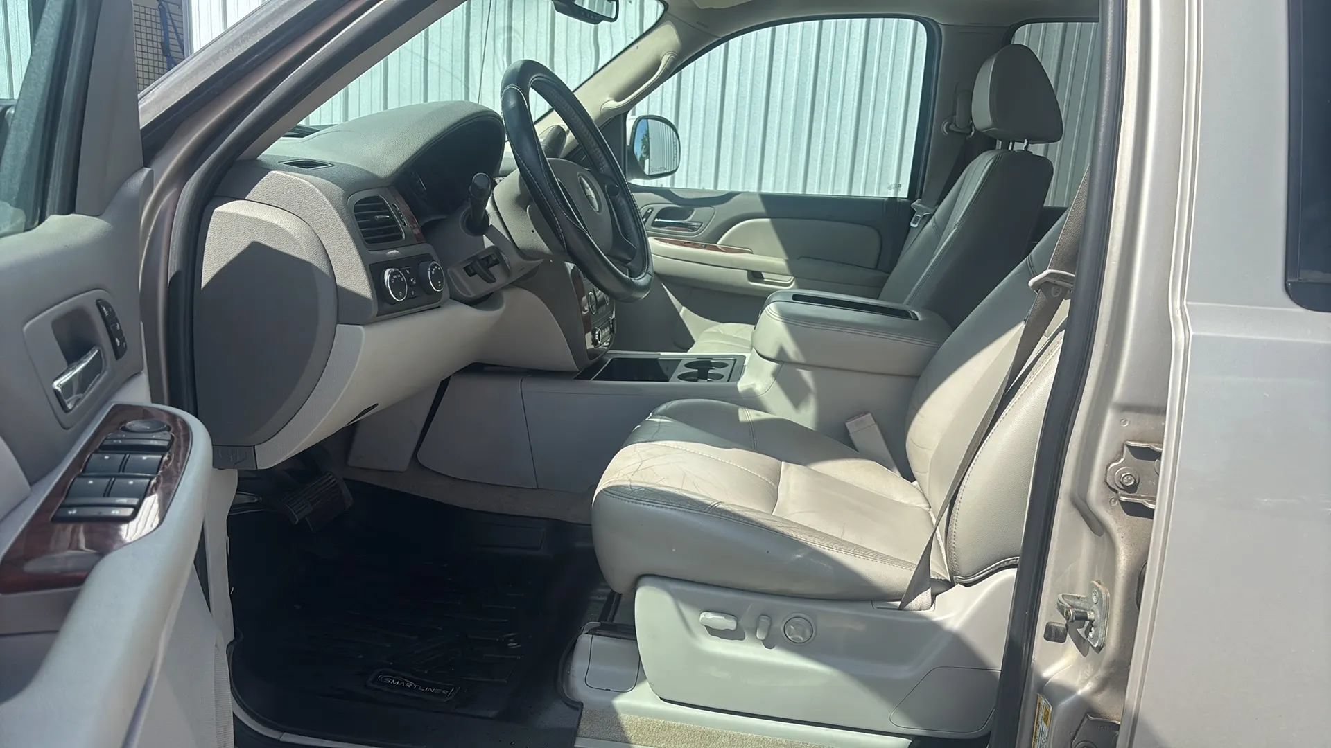 Used 2007 Chevrolet Avalanche LTZ w/ LTZ Preferred Equipment Group AWD/4WD image 19