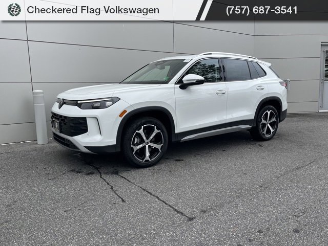 New 2025 Volkswagen Tiguan SE image 12