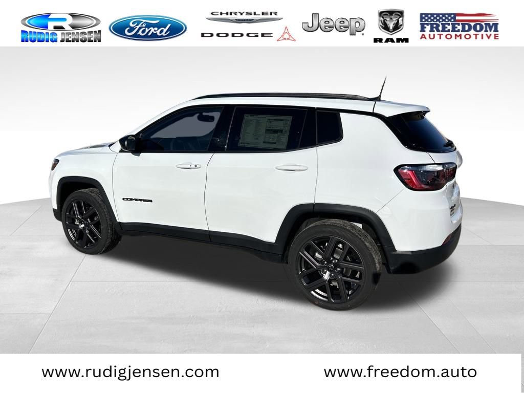 New 2026 Jeep Compass Latitude image 9