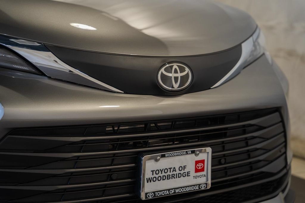 New 2026 Toyota Sienna XLE AWD/4WD image 10