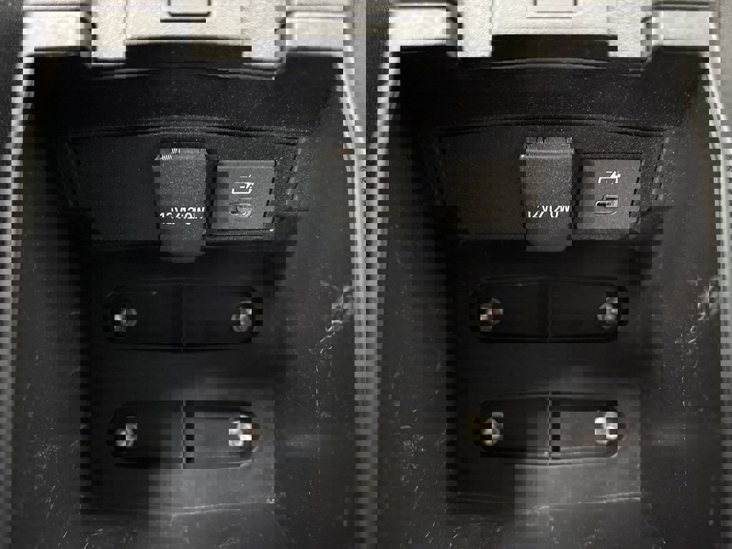 Used 2025 Toyota Corolla LE image 21