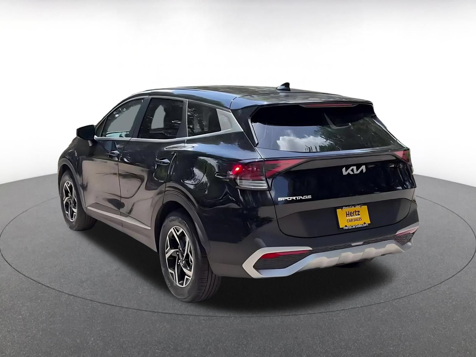Used 2025 Kia Sportage LX FWD image 11