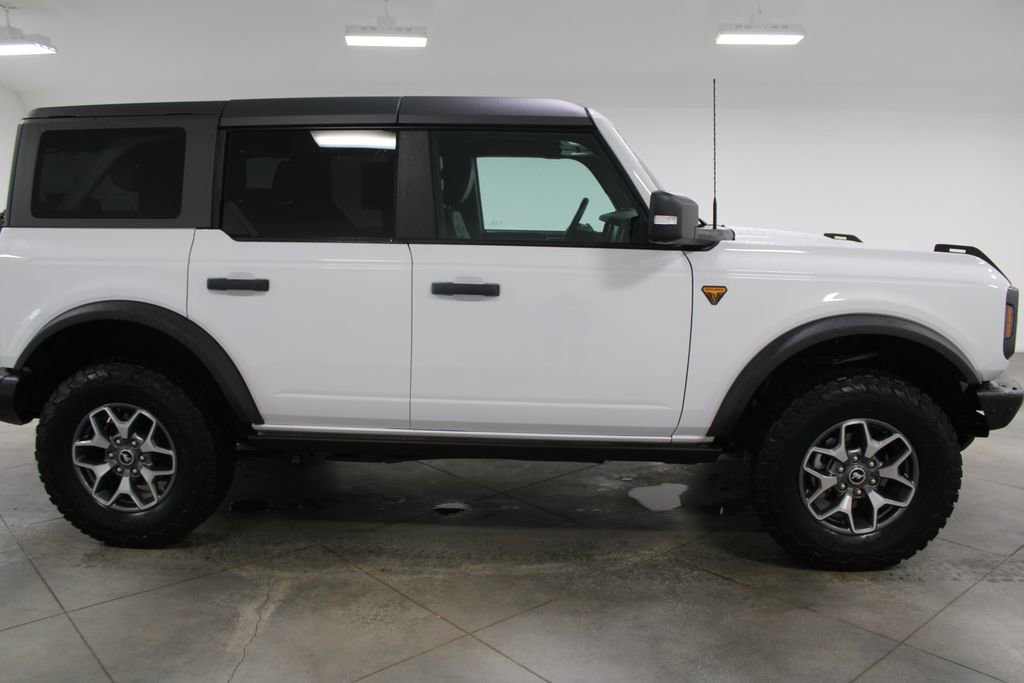 Used 2024 Ford Bronco Badlands image 11