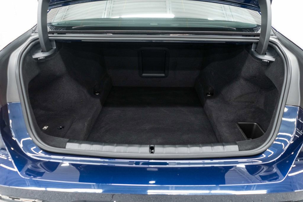 Used 2025 BMW 760i xDrive image 46