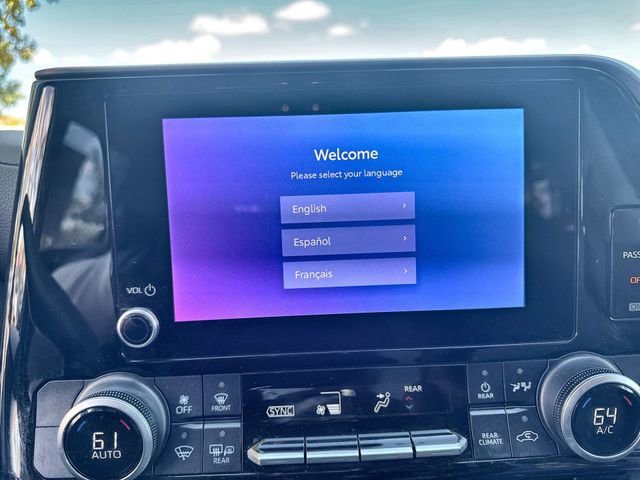 Used 2023 Toyota Highlander XLE image 25