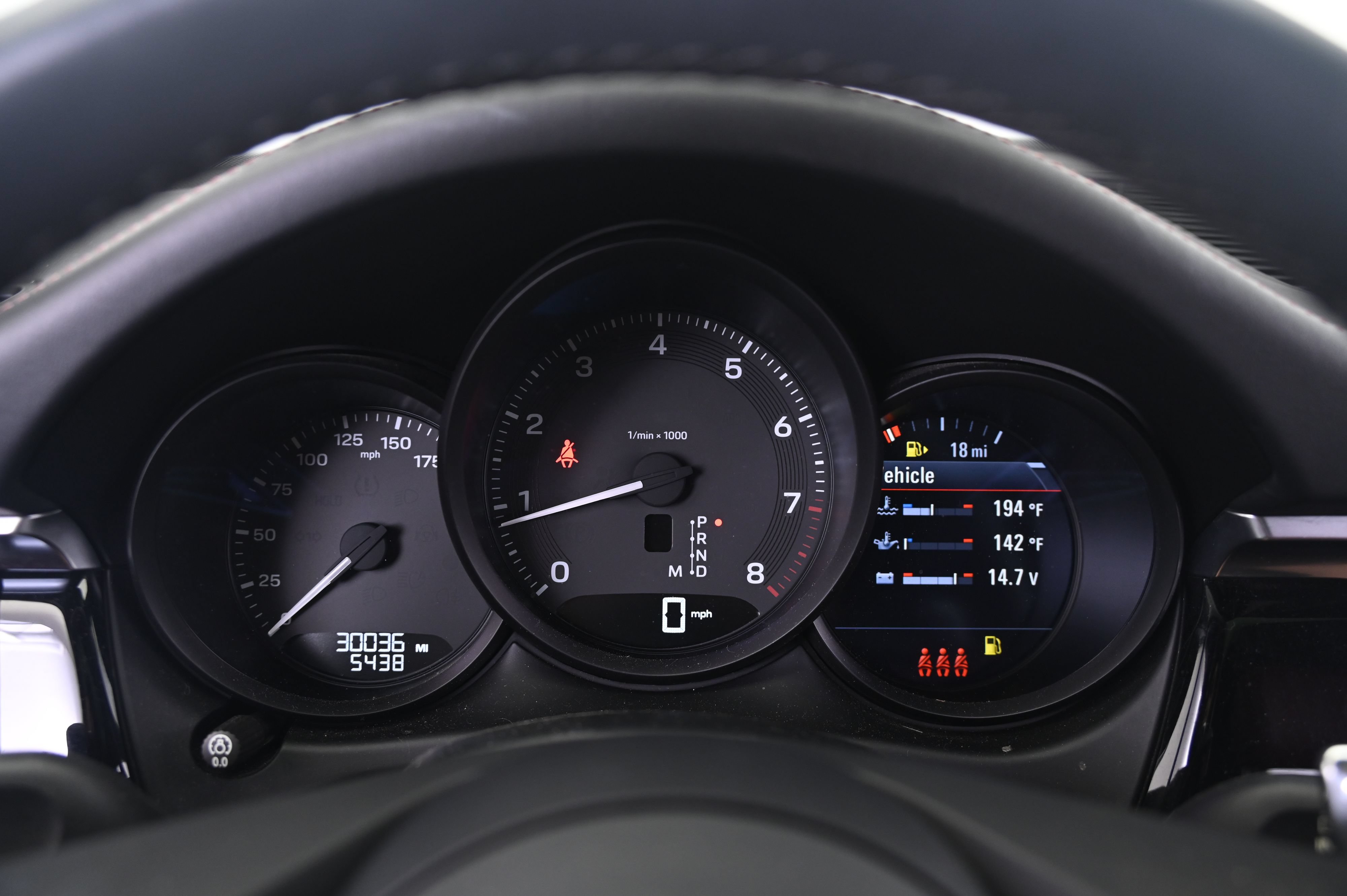 Certified 2023 Porsche Macan AWD/4WD image 36