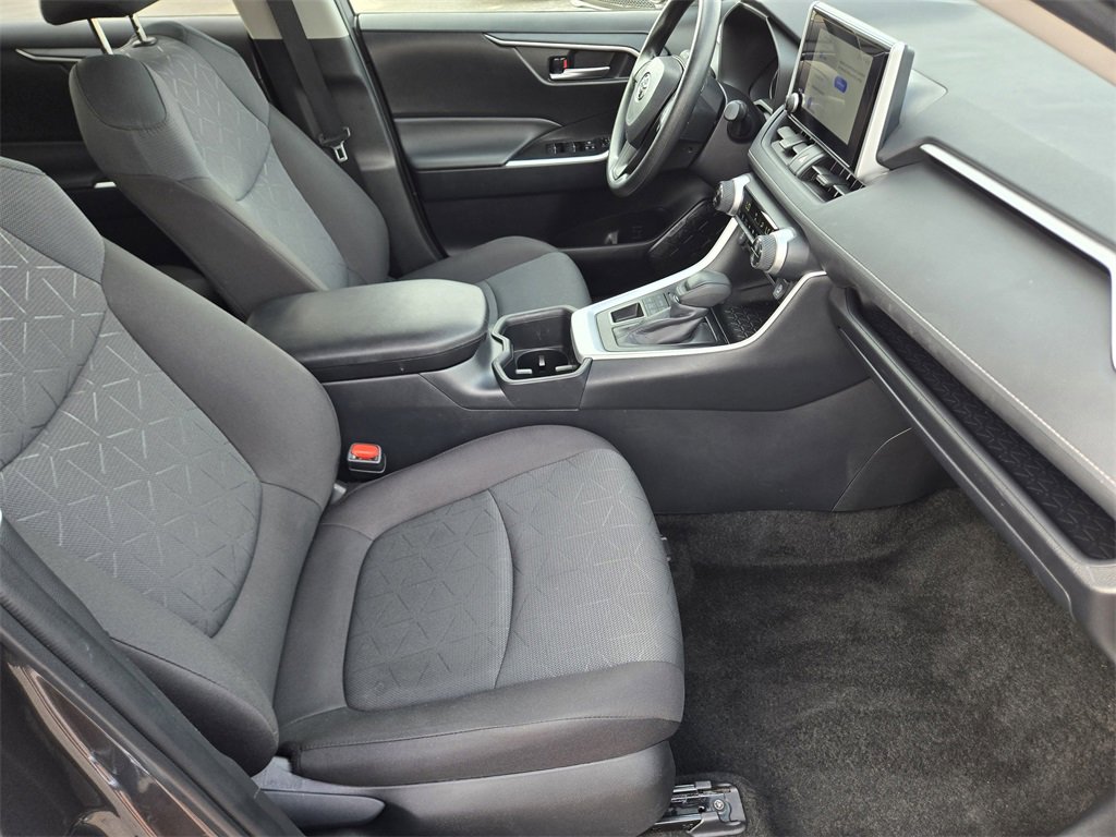 Used 2025 Toyota RAV4 XLE w/ Convenience Package image 17
