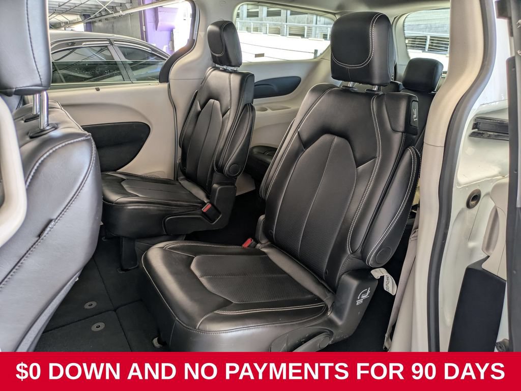 Used 2024 Chrysler Pacifica Touring-L FWD image 24