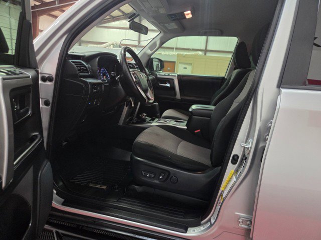 Used 2017 Toyota 4Runner SR5 image 6