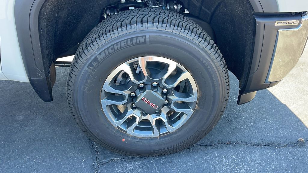 New 2026 GMC Sierra 2500 SLE w/ SLE Value Package; image 9