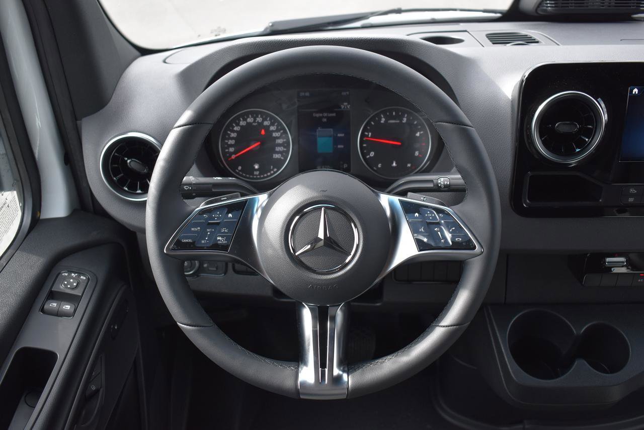 New 2025 Mercedes-Benz Sprinter 2500 image 10