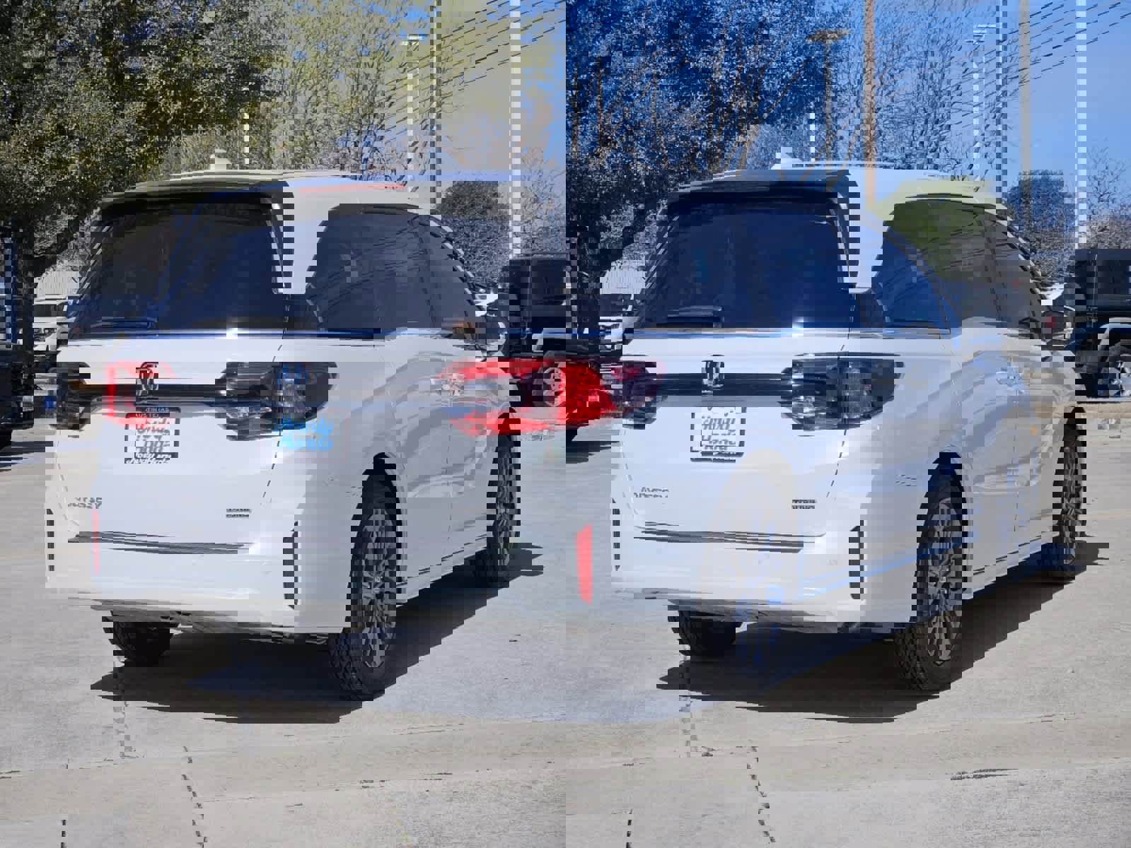 New 2026 Honda Odyssey Touring image 4