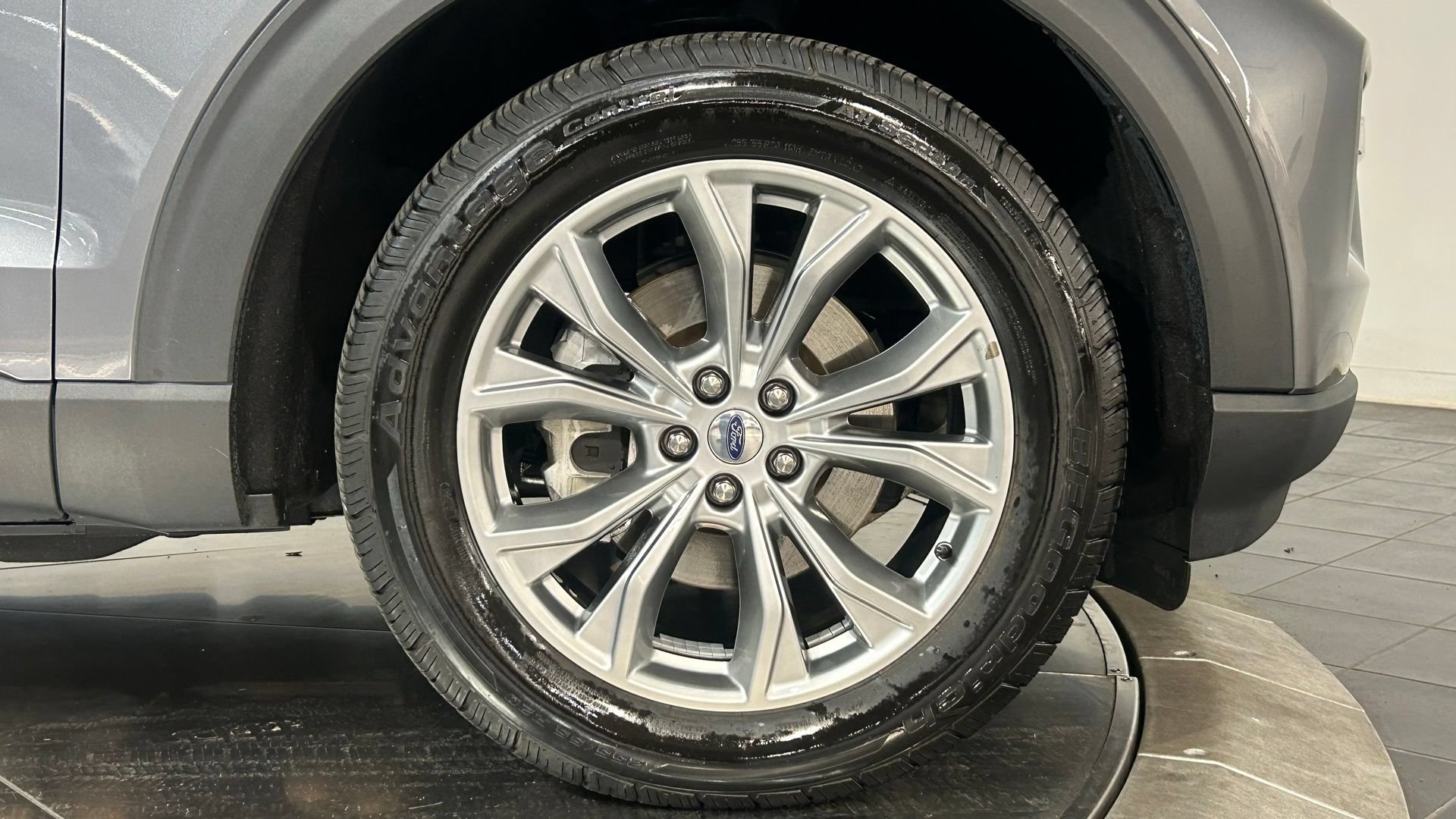 Used 2022 Ford Explorer XLT w/ Equipment Group 202A AWD/4WD image 25