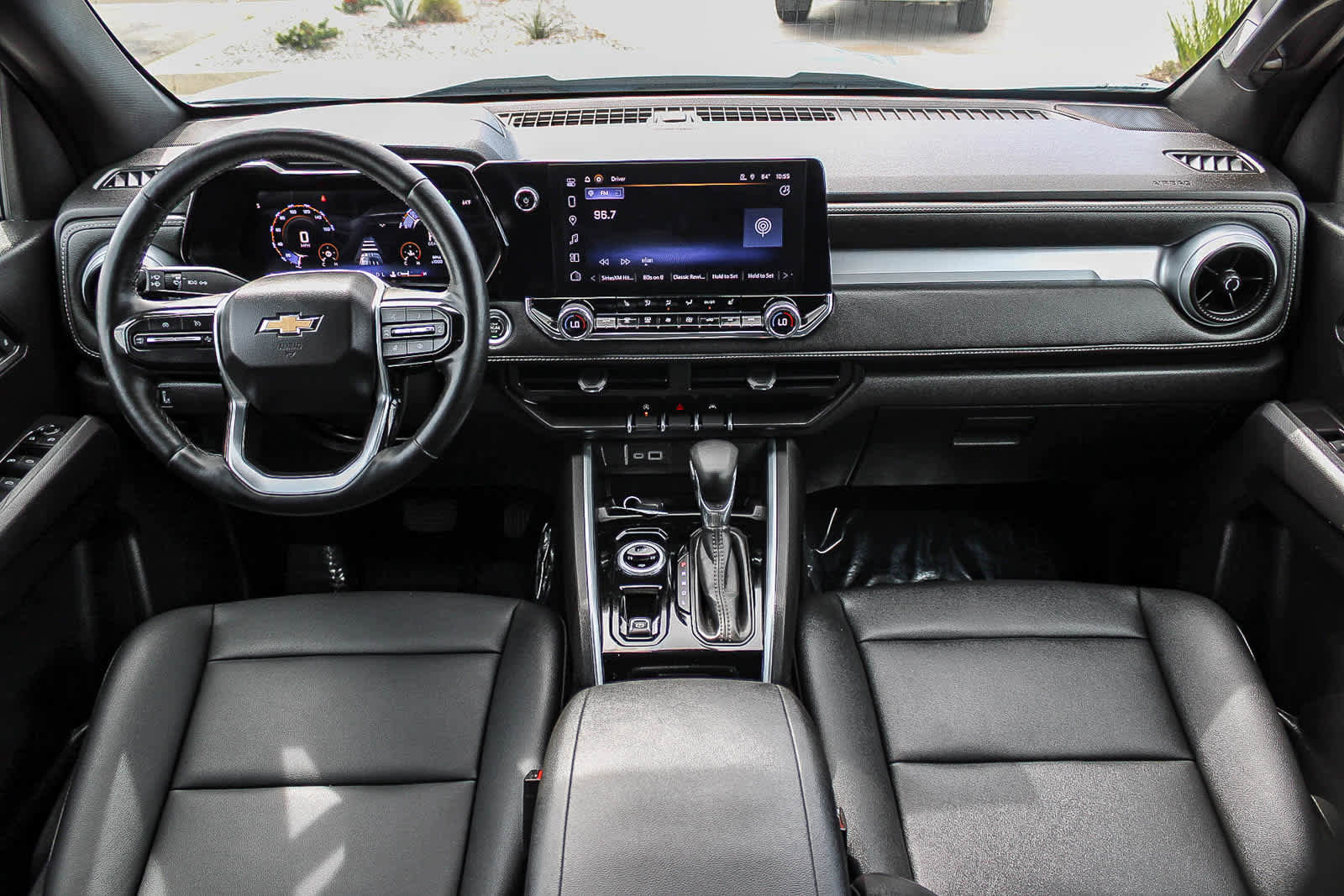 Used 2025 Chevrolet Colorado LT w/ LT Convenience Package image 12