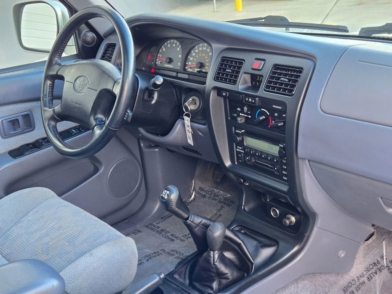 Used 2000 Toyota 4Runner SR5 image 24