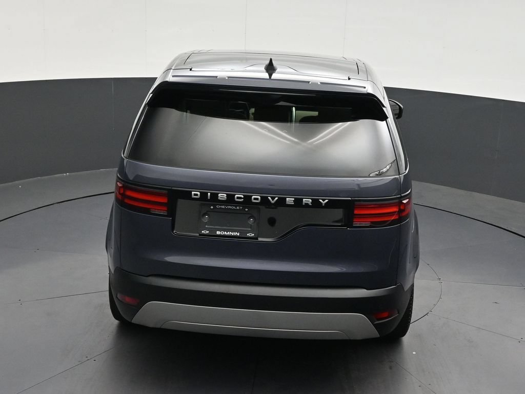 Used 2024 Land Rover Discovery S AWD/4WD image 17