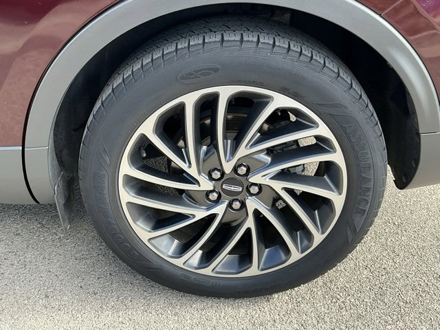 Used 2019 Lincoln Nautilus Reserve image 5