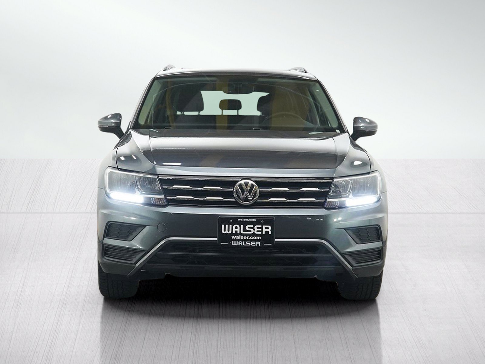 Used 2019 Volkswagen Tiguan SE w/ Panoramic Sunroof Package AWD/4WD image 8