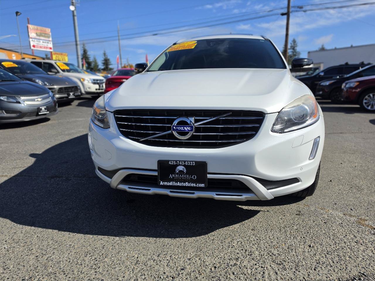 Used 2017 Volvo XC60 T6 Dynamic w/ Preferred Option Package AWD/4WD image 2