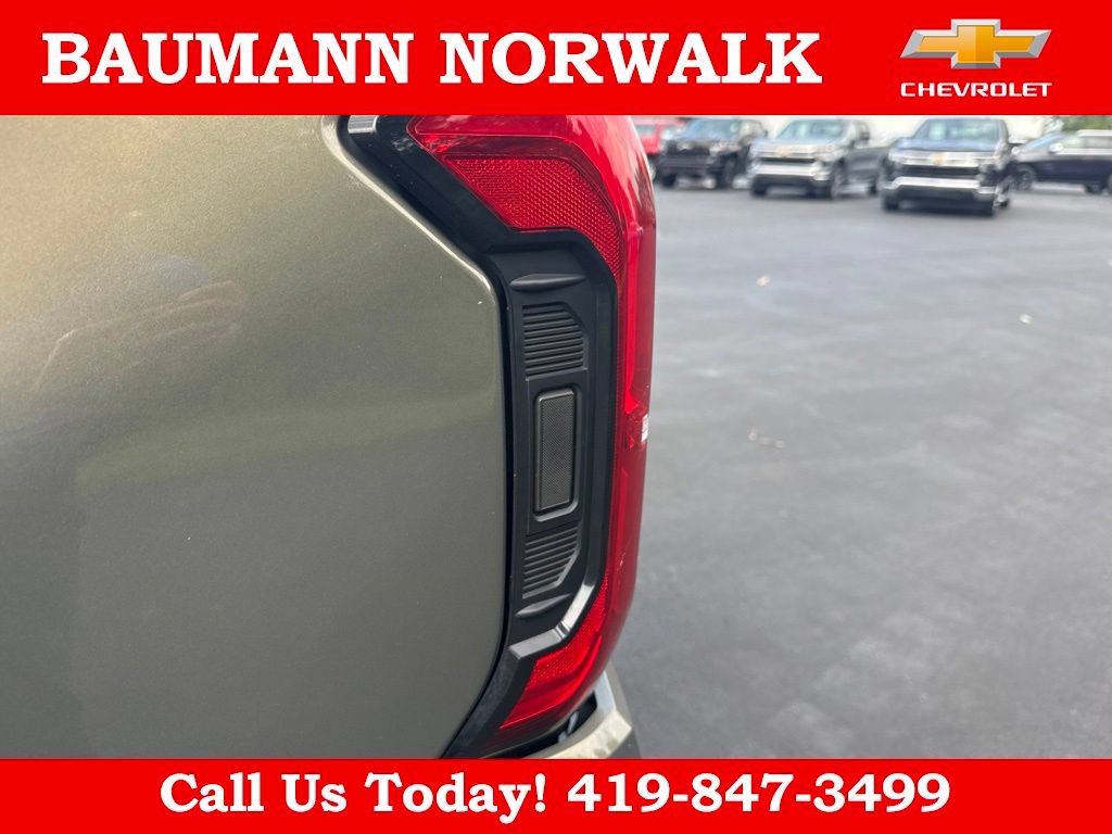 Used 2025 Toyota Tacoma Limited AWD/4WD image 27