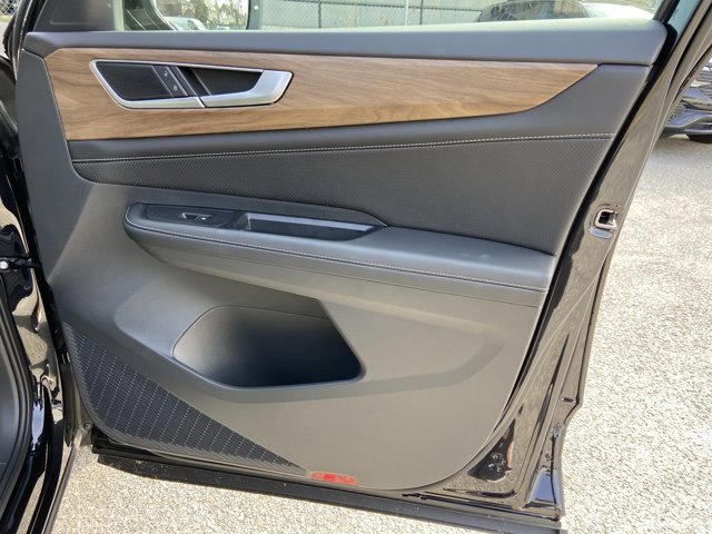 Used 2025 Volkswagen Atlas SE image 28