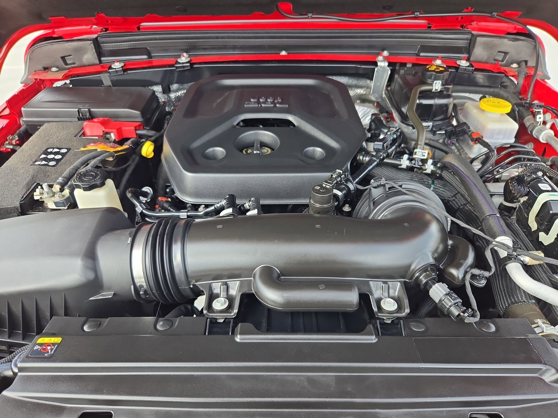 Used 2025 Jeep Wrangler Sahara AWD/4WD image 33