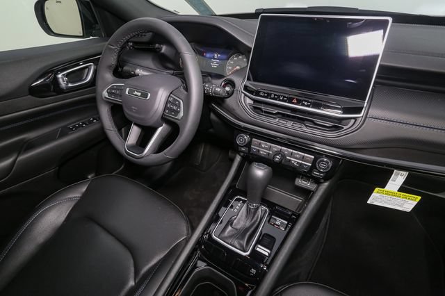 Used 2026 Jeep Compass Limited AWD/4WD image 18