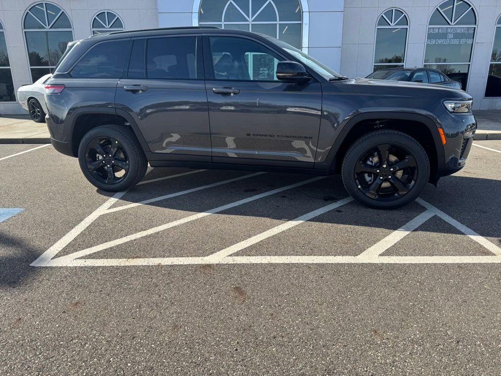 New 2026 Jeep Grand Cherokee Limited AWD/4WD image 2