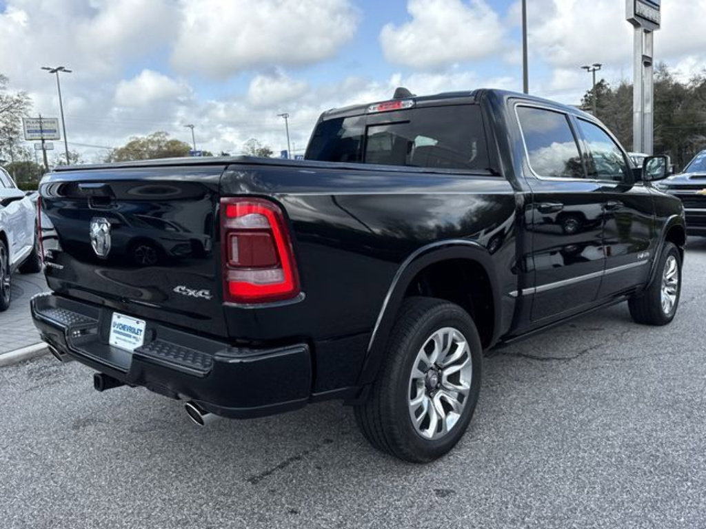 Used 2023 RAM 1500 Limited w/ Body Color Bumper Group AWD/4WD image 3
