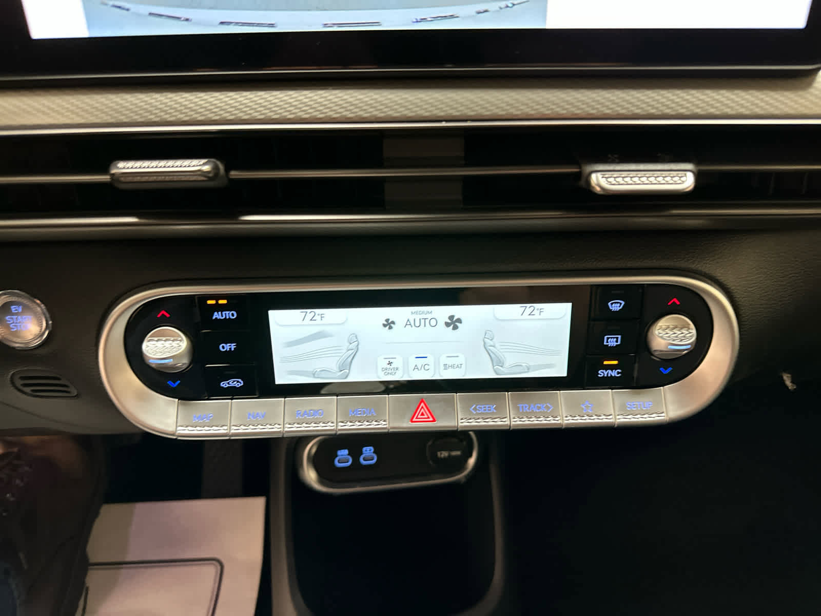 New 2025 Genesis GV60 Advanced image 18