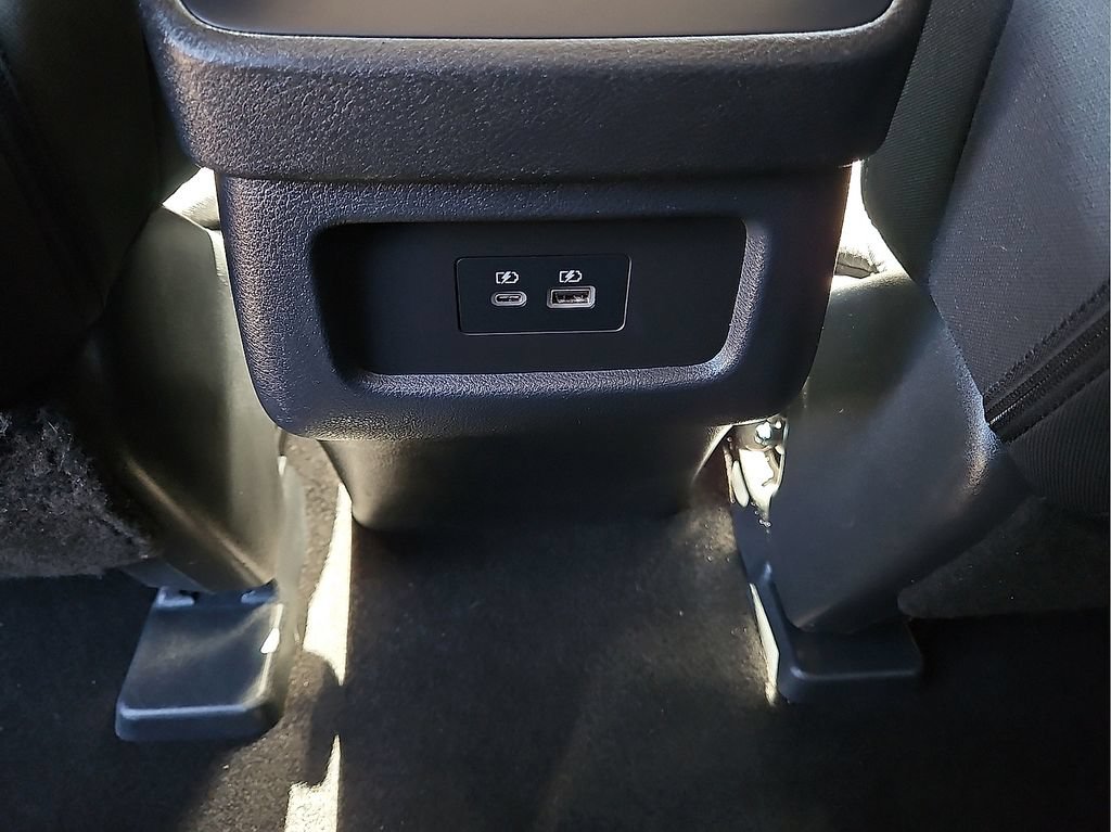 Used 2024 Nissan Pathfinder SV FWD image 14