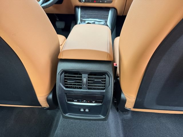 Certified 2024 BMW 330i xDrive Sedan w/ Premium Package AWD/4WD image 19