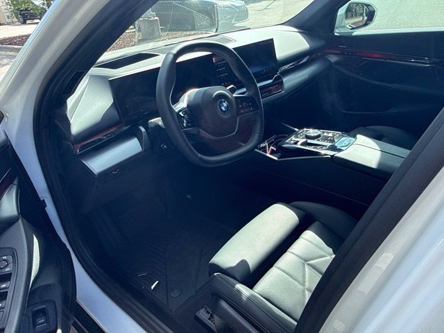 Used 2024 BMW i5 eDrive40i w/ M Sport Package RWD image 8