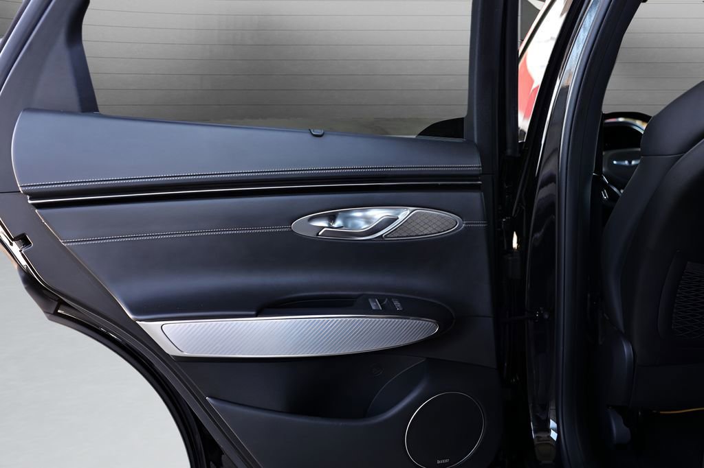 Used 2023 Genesis GV70 2.5T w/ Sport Prestige Package image 57