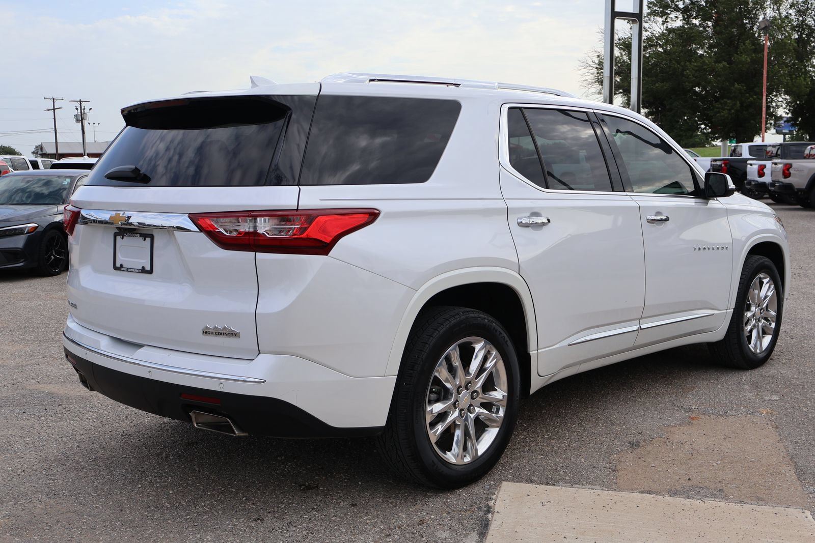 Used 2021 Chevrolet Traverse High Country FWD image 6
